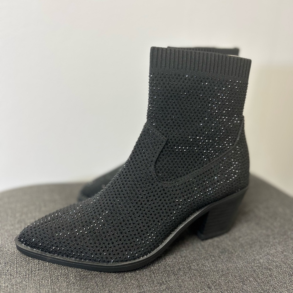 Reaction Kenneth Cole Black Ankle Boots